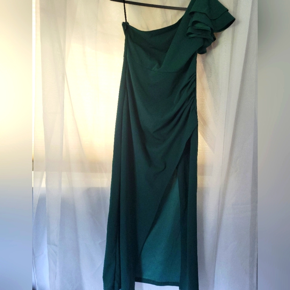 Elegant Green One-Shoulder‎ Dress